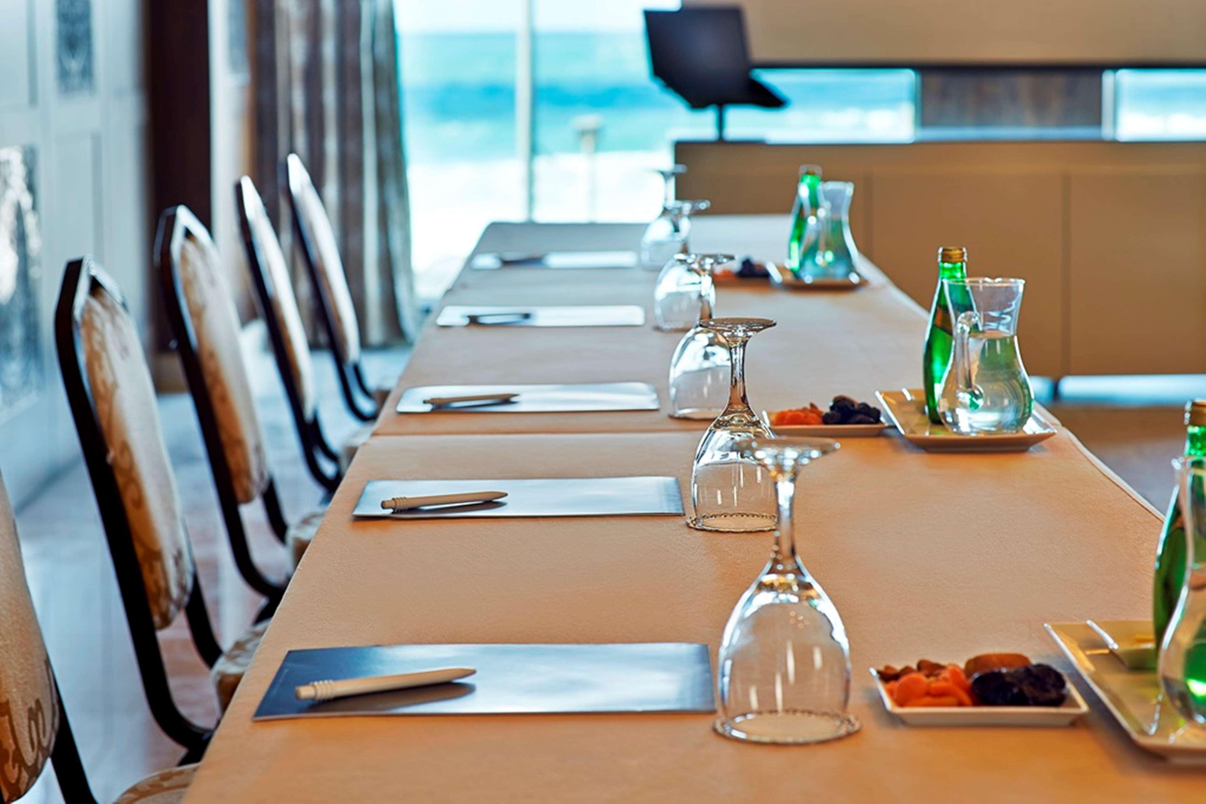 Hilton Alexandria Corniche Hotel Exterior foto Meeting room