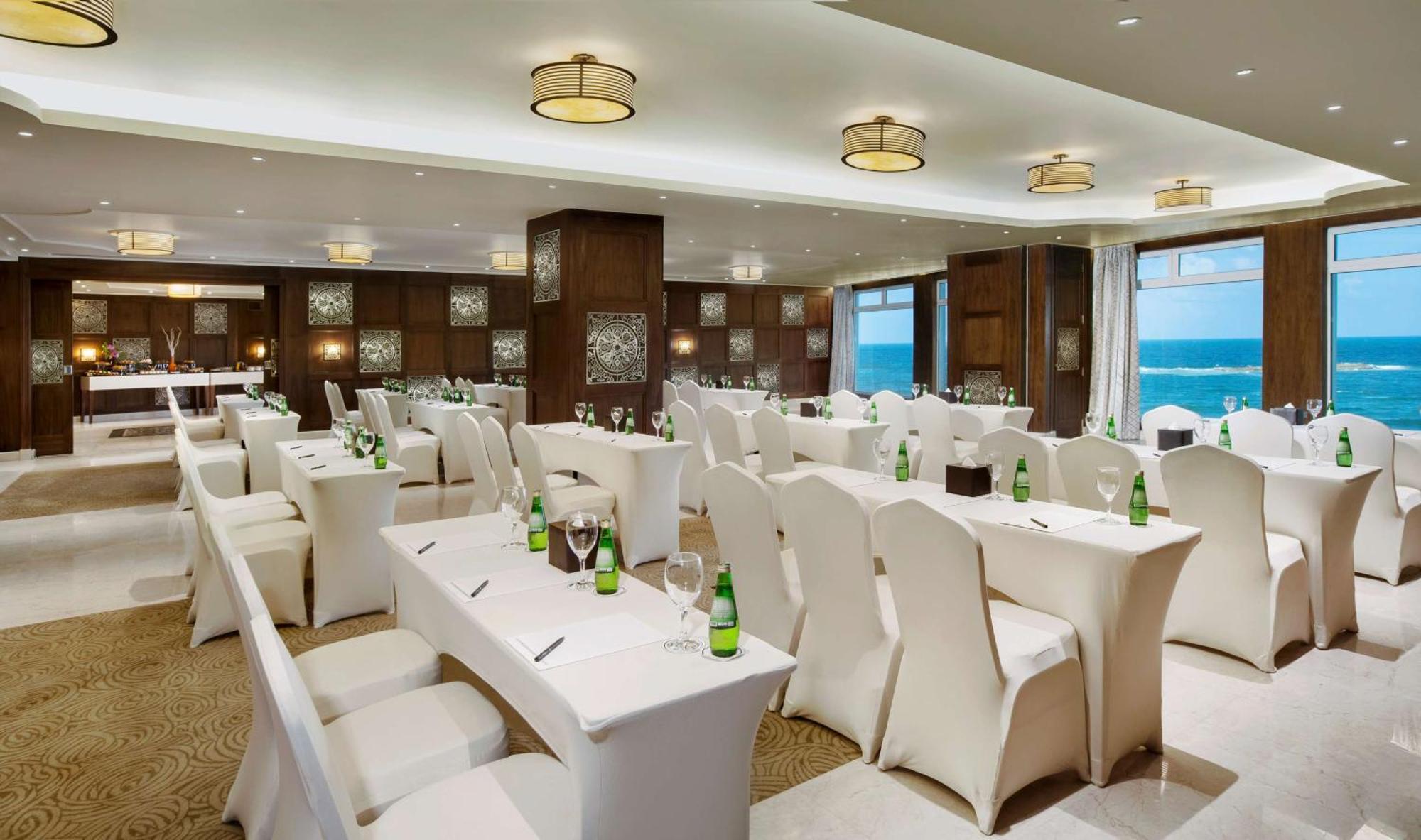 Hilton Alexandria Corniche Hotel Exterior foto The Westin Maldives