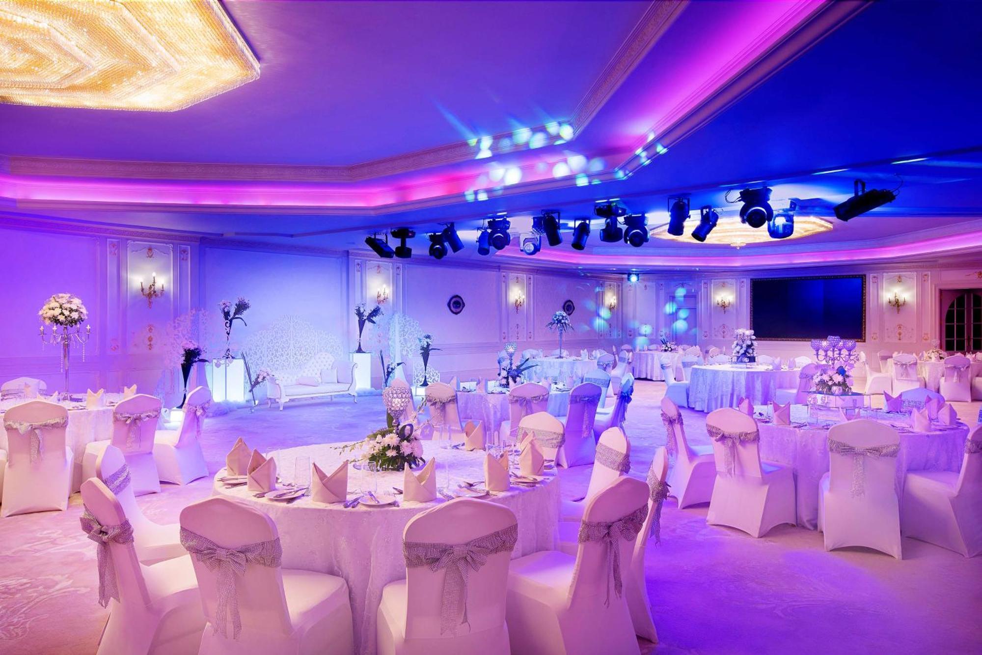 Hilton Alexandria Corniche Hotel Exterior foto A wedding reception