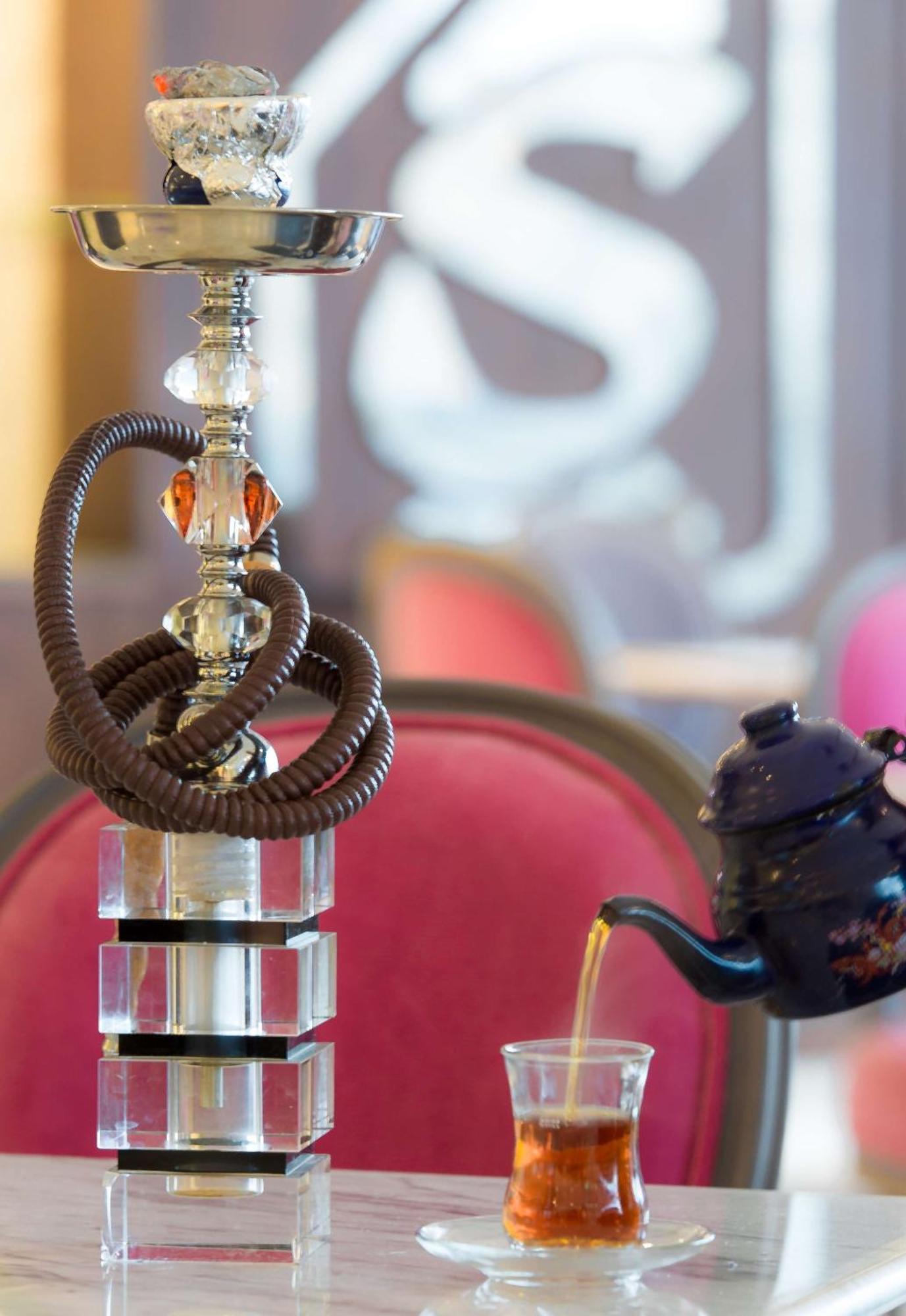 Hilton Alexandria Corniche Hotel Exterior foto A hookah